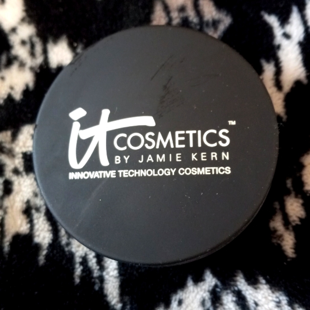 NEW It Cosmetics Highlighter
